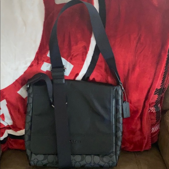 Men’s Coach messenger bag - Picture 2 of 5